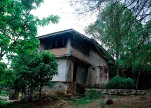 The Cultural Site Of Khmer Rouge (Tamok House) - Oddor Meanchey